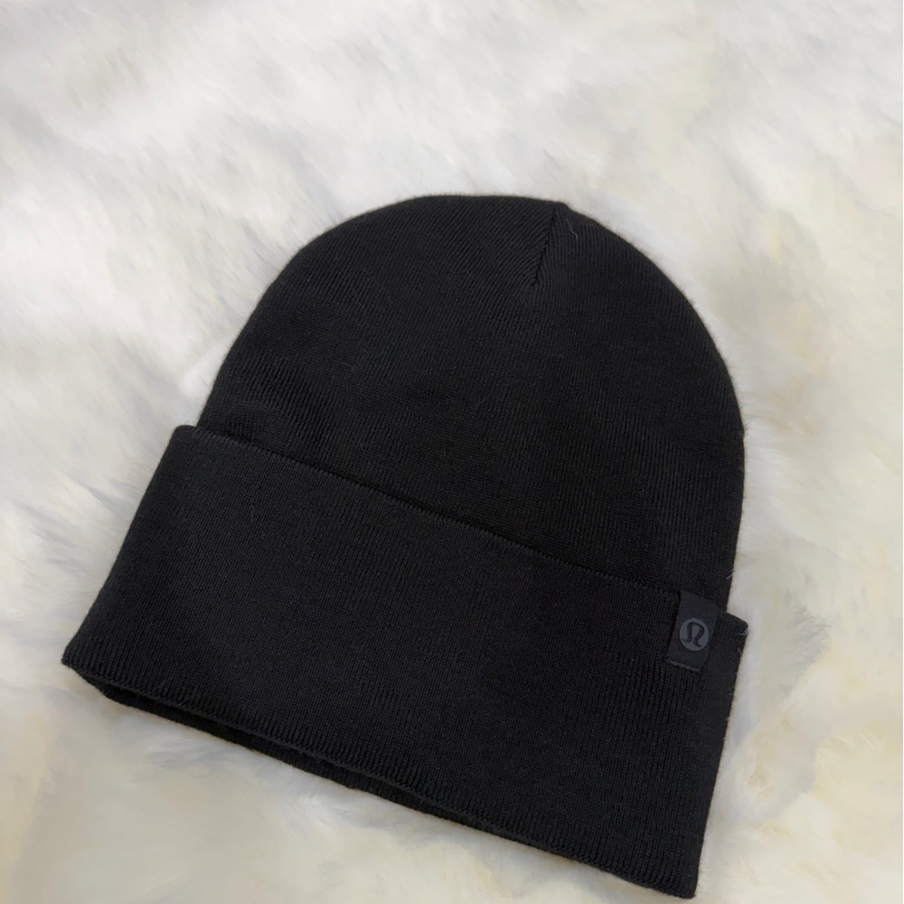 Lululemon Athletica Black Knit Beanie